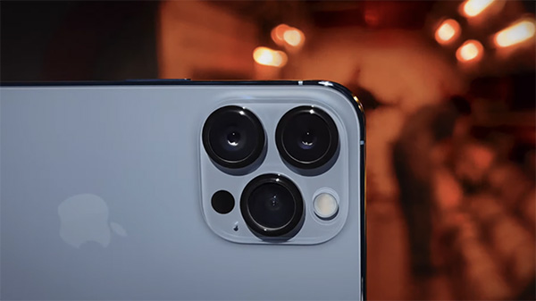 Camera của iPhone 13 Pro Max được trang bị tới 3 camera sau 12MP